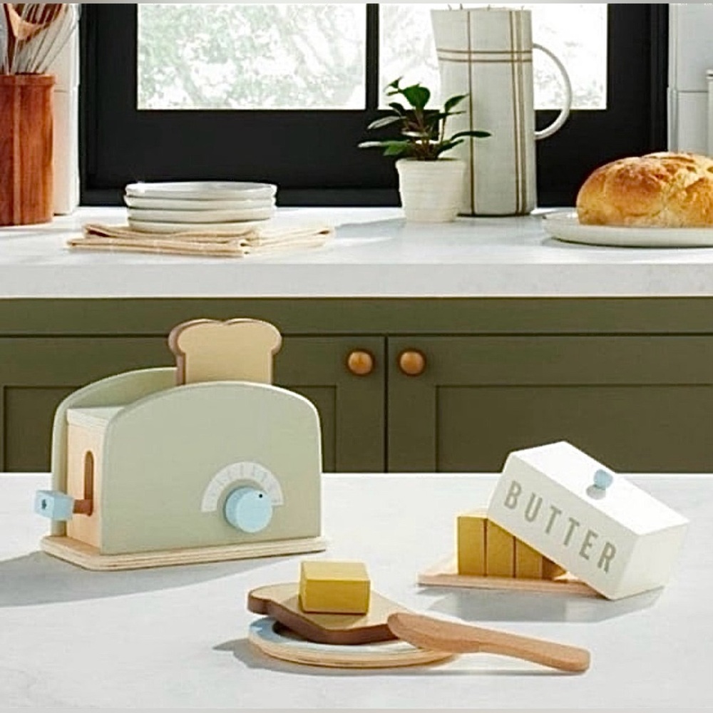 Hearth & Hand Wood Toy Toaster Set